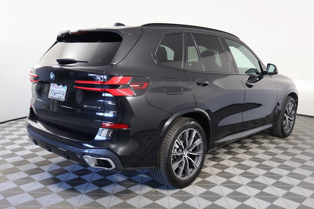 Used 2026 BMW X5 xDrive50e w/ M Sport Package AWD/4WD image 4