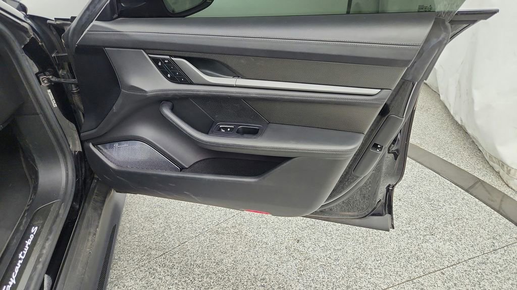 Used 2022 Porsche Taycan Turbo S image 49