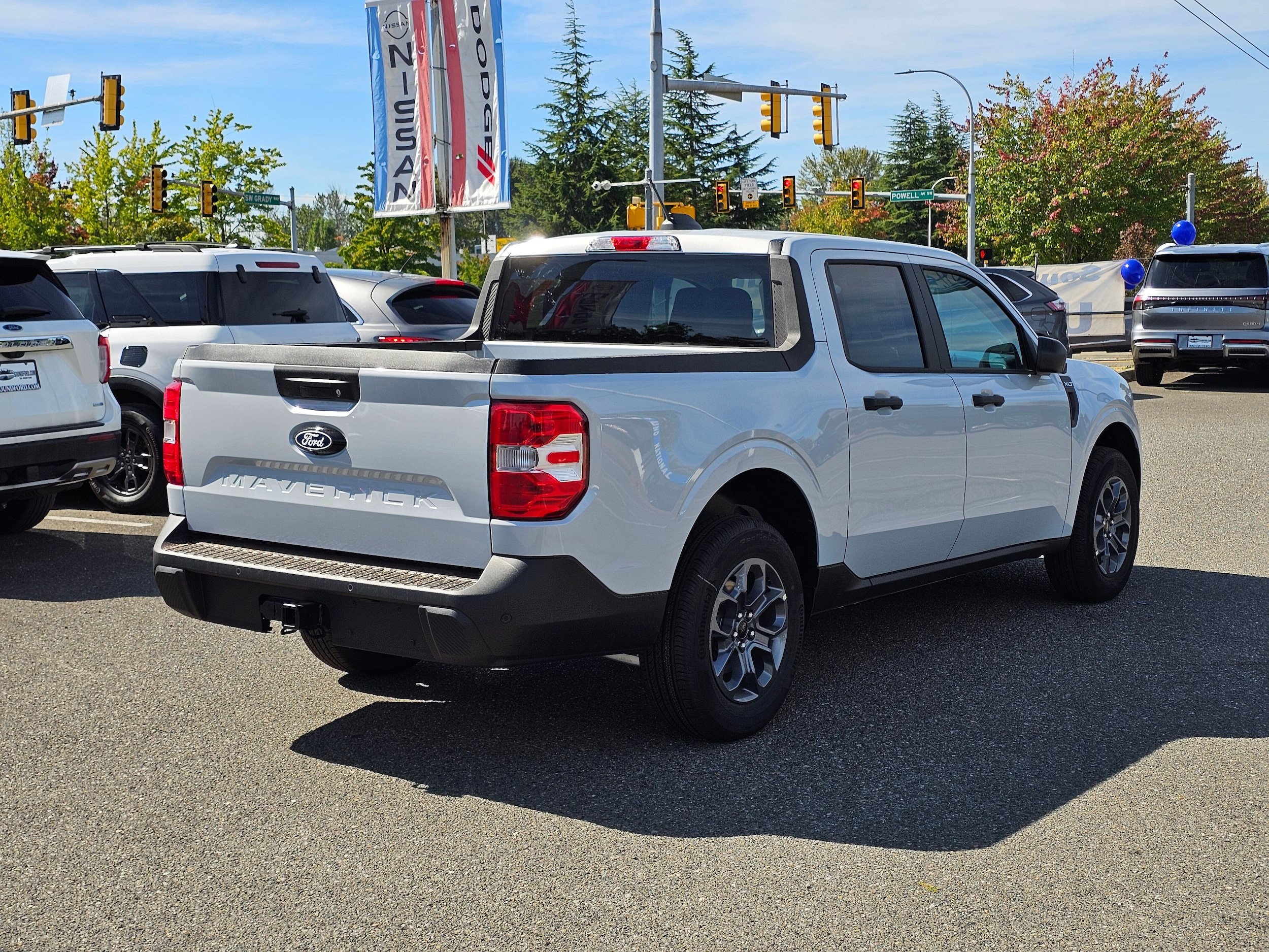New 2026 Ford Maverick XLT w/ Equipment Group 301A AWD/4WD image 5