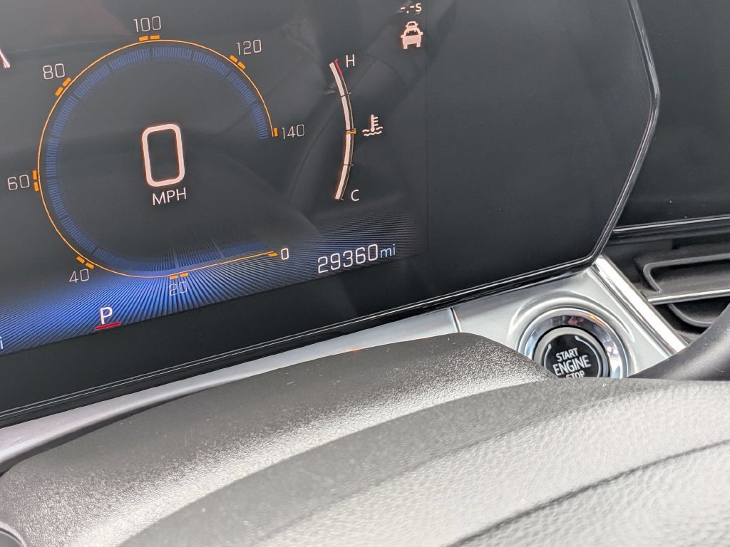 Used 2025 Chevrolet Trax LT w/ LT Convenience Package FWD image 21