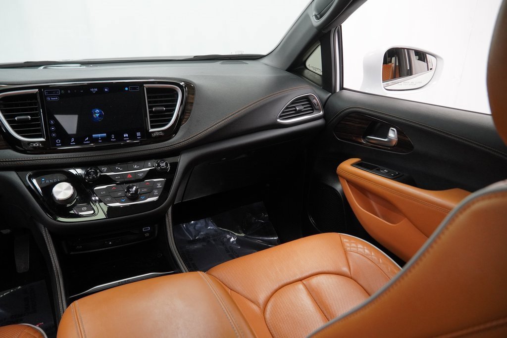 Certified 2021 Chrysler Pacifica Pinnacle image 31