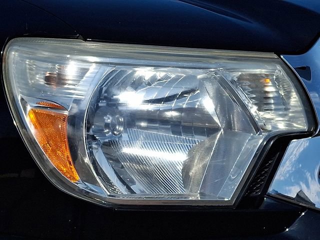 Used 2013 Toyota Tacoma 4x4 Double Cab w/ Limited Pkg image 9