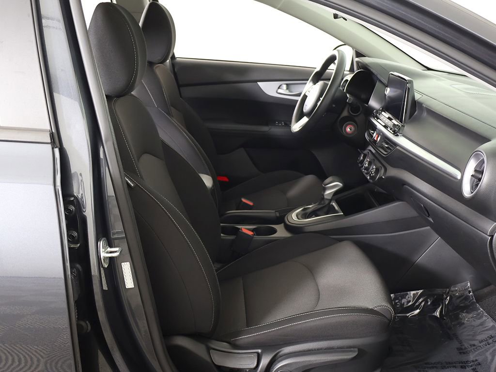 Used 2023 Kia Forte LXS w/ LXS Technology Package image 30