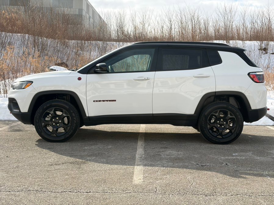 Used 2023 Jeep Compass Trailhawk image 4