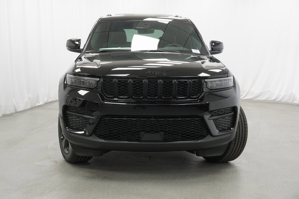 New 2025 Jeep Grand Cherokee Laredo image 7