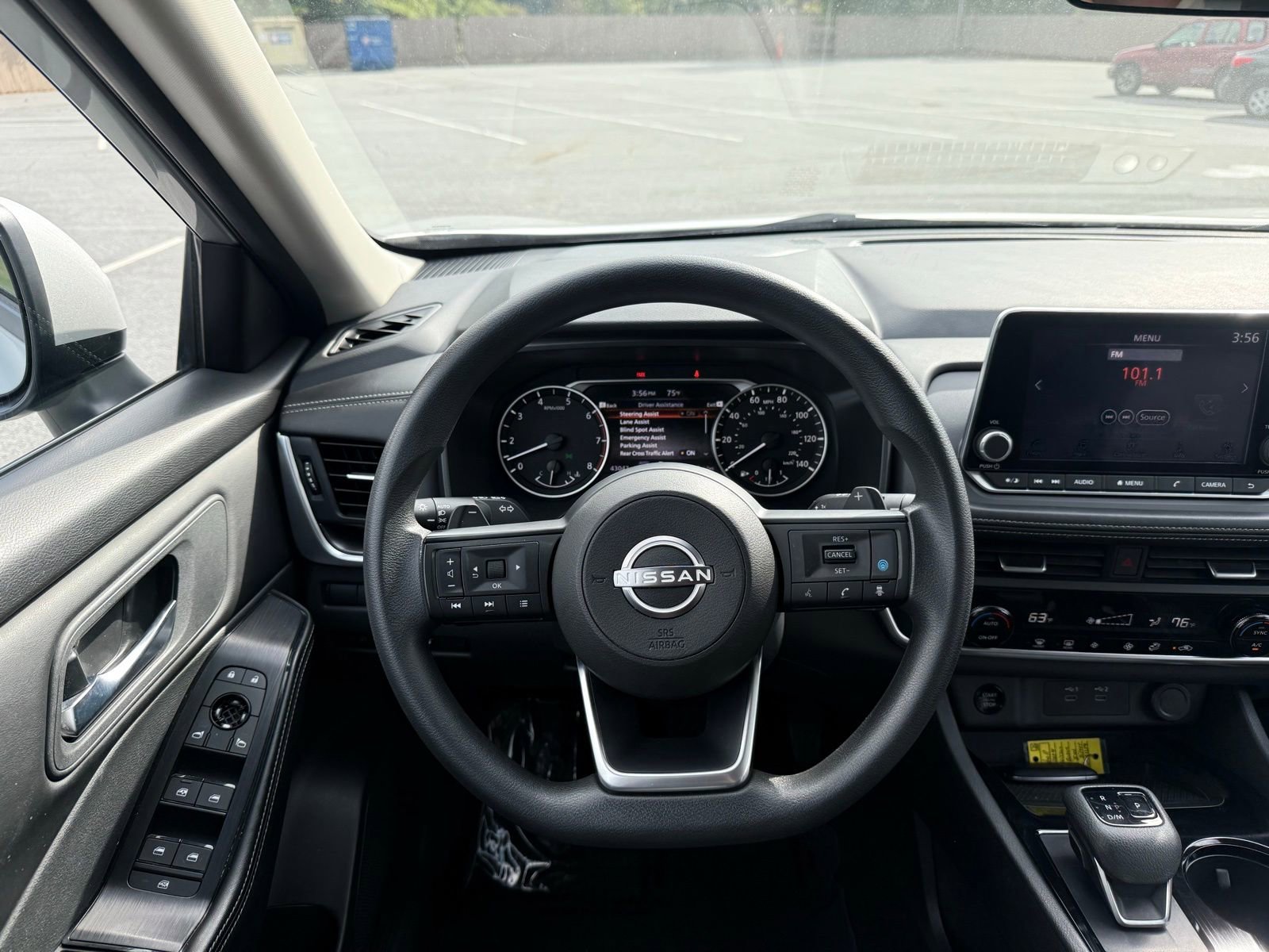 Used 2024 Nissan Rogue SV image 25