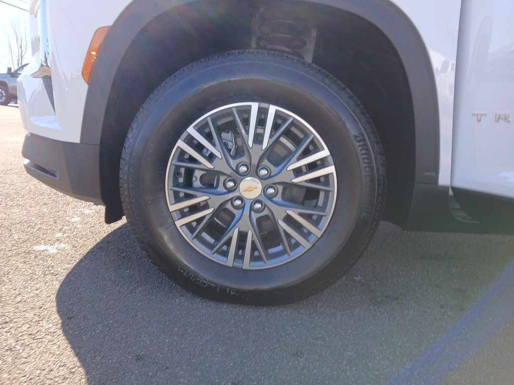 New 2027 Chevrolet Traverse LT AWD/4WD image 26