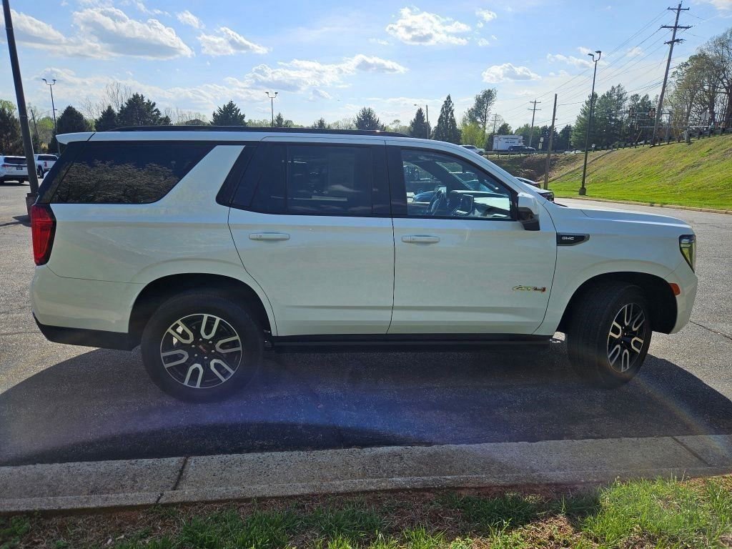Used 2022 GMC Yukon AT4 w/ Technology Package image 8