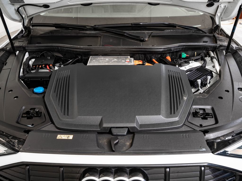 Used 2021 Audi e-tron Premium w/ Convenience Plus Package AWD/4WD image 45