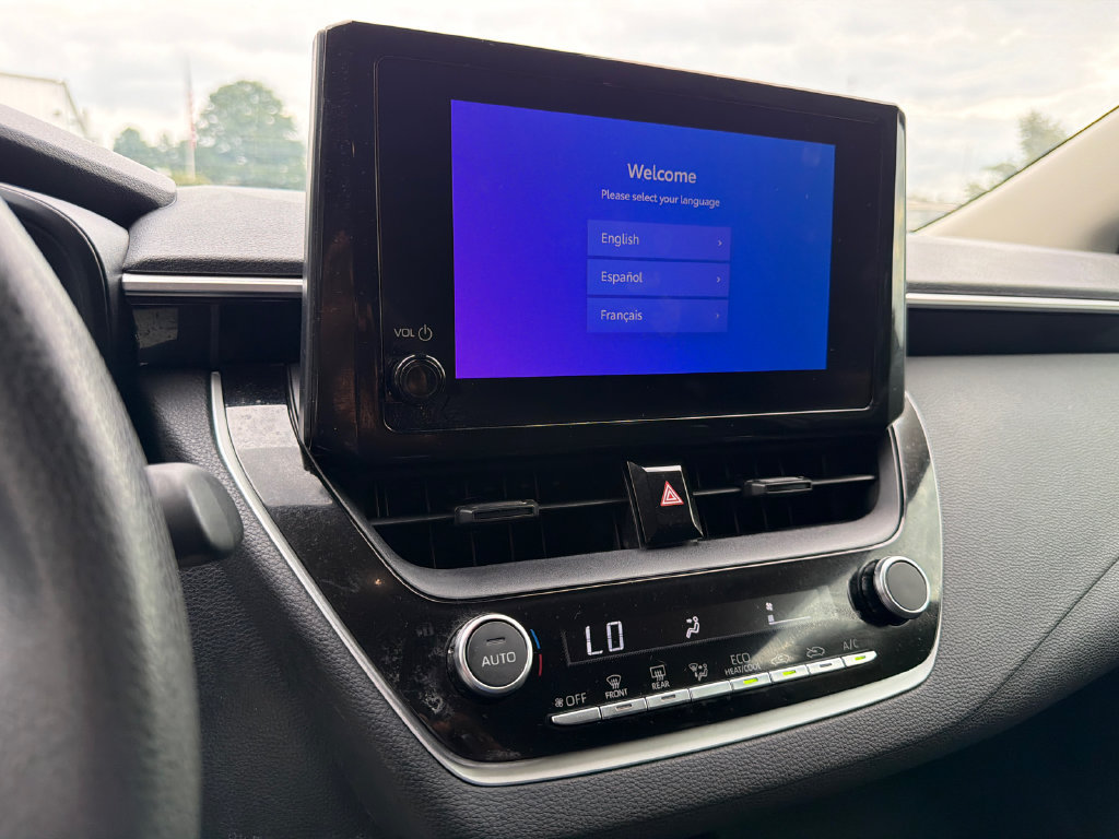 Used 2023 Toyota Corolla LE FWD image 33