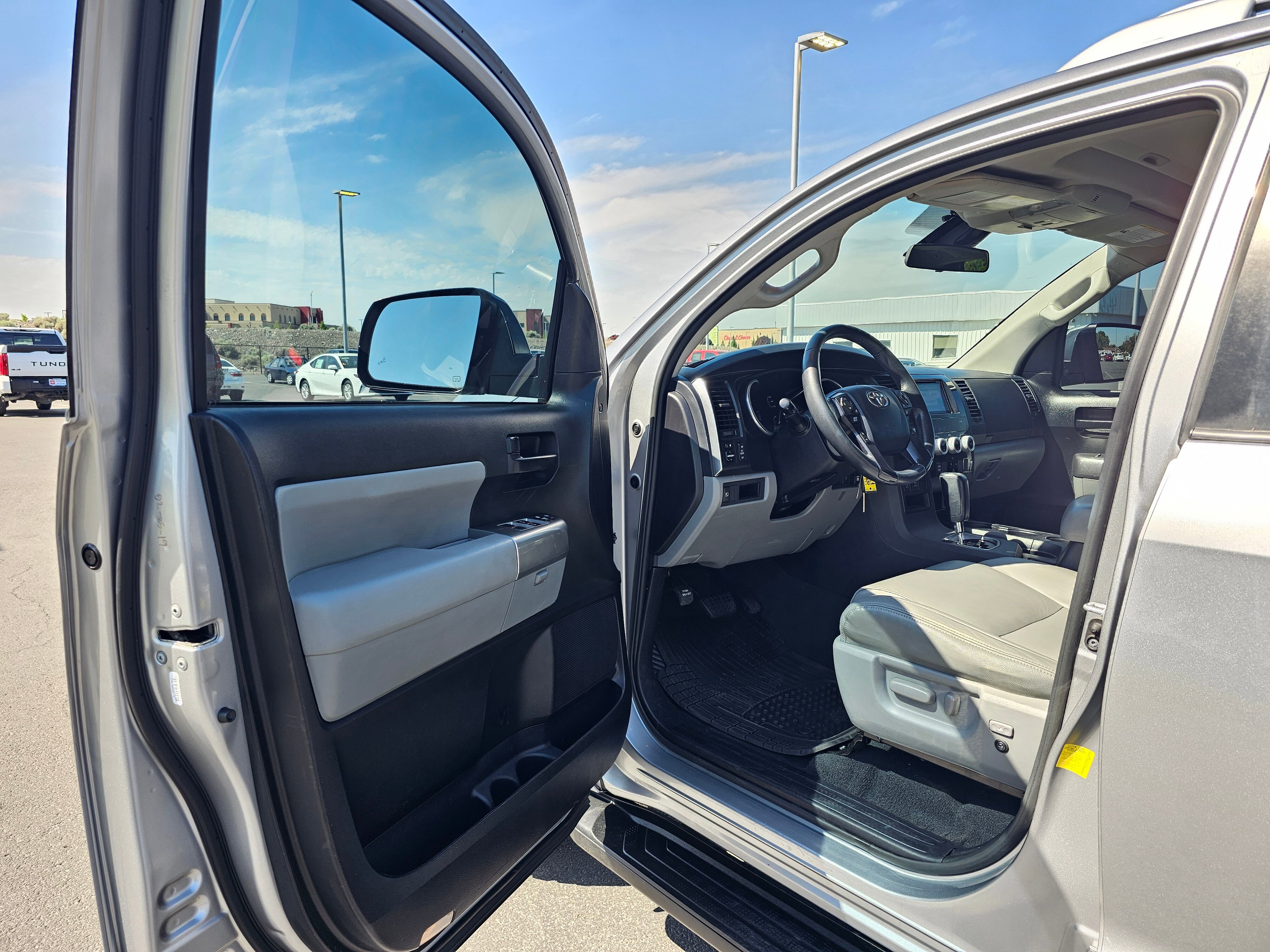 Used 2019 Toyota Sequoia SR5 AWD/4WD image 50