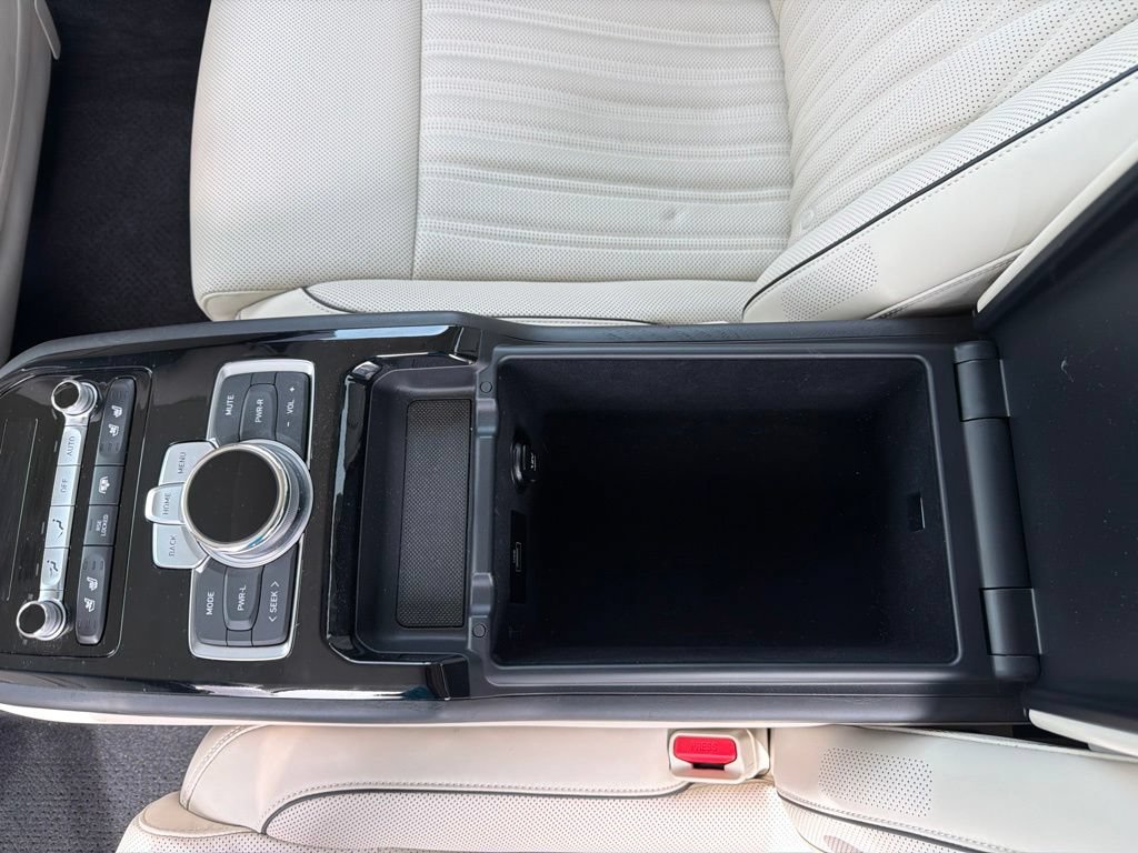 Used 2021 Genesis G90 5.0 Ultimate RWD image 13