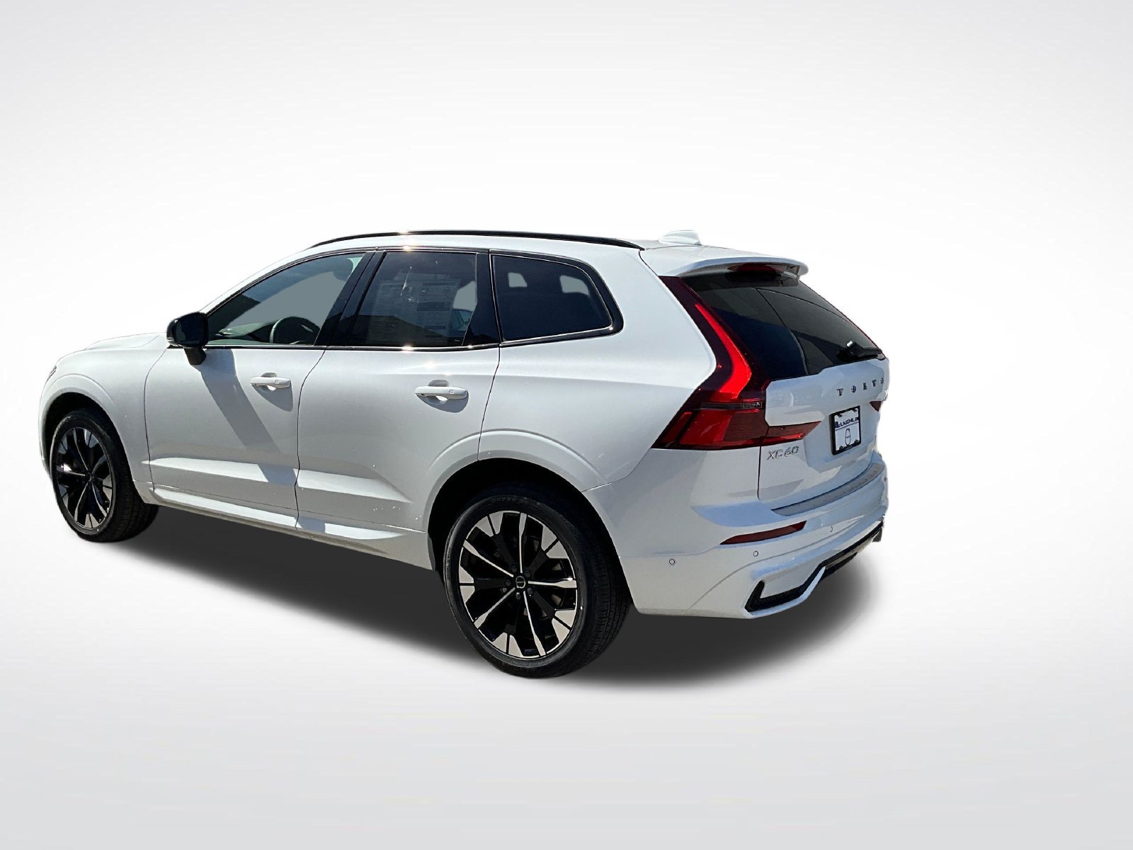 New 2026 Volvo XC60 B5 Plus w/ Climate Package AWD/4WD image 3