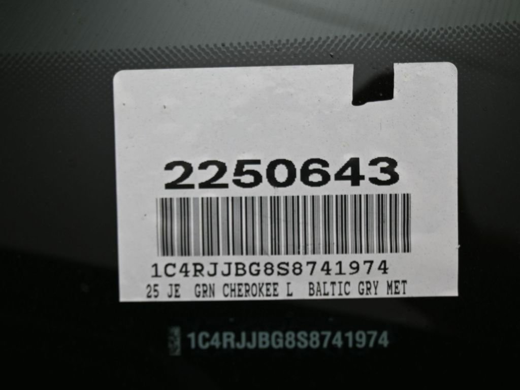 New 2025 Jeep Grand Cherokee L Limited w/ Black Appearance Package image 11