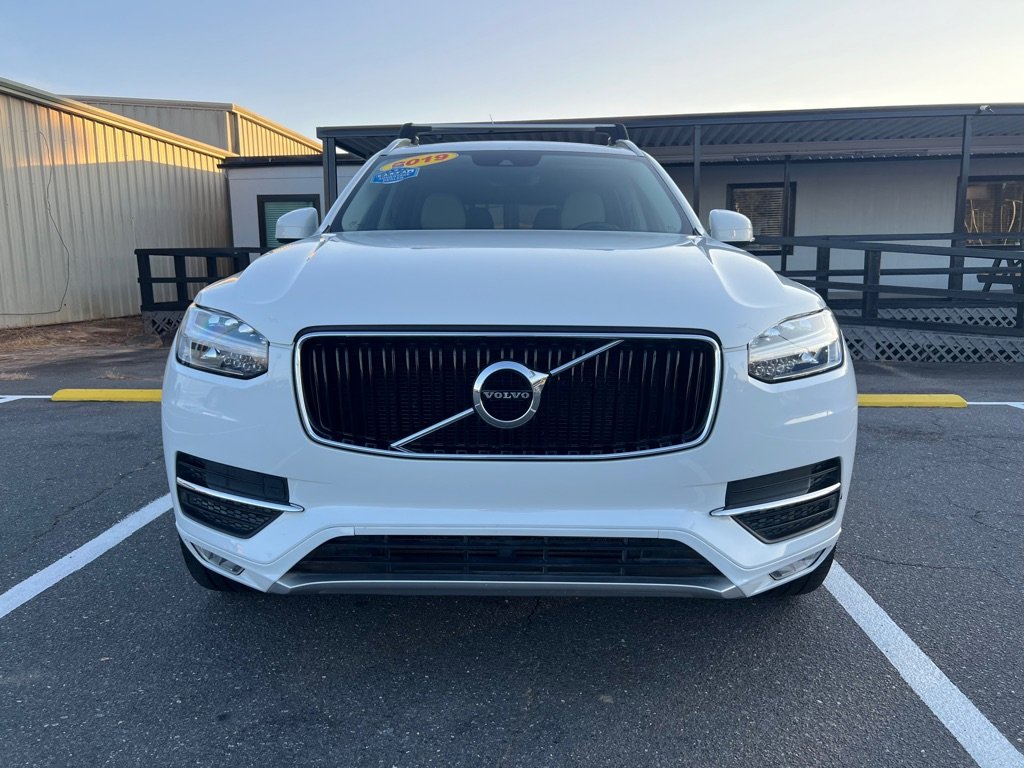 Used 2019 Volvo XC90 T5 Momentum w/ Protection Package image 2