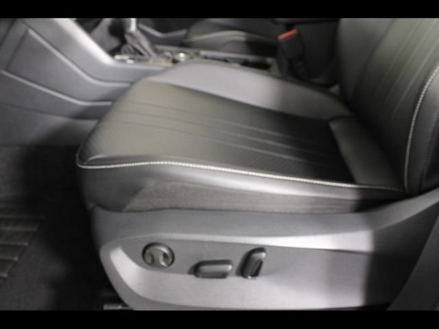 Used 2022 Volkswagen Tiguan SE R-Line AWD/4WD image 19