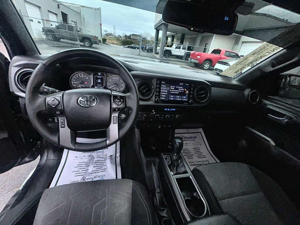 Used 2022 Toyota Tacoma TRD Sport AWD/4WD image 10