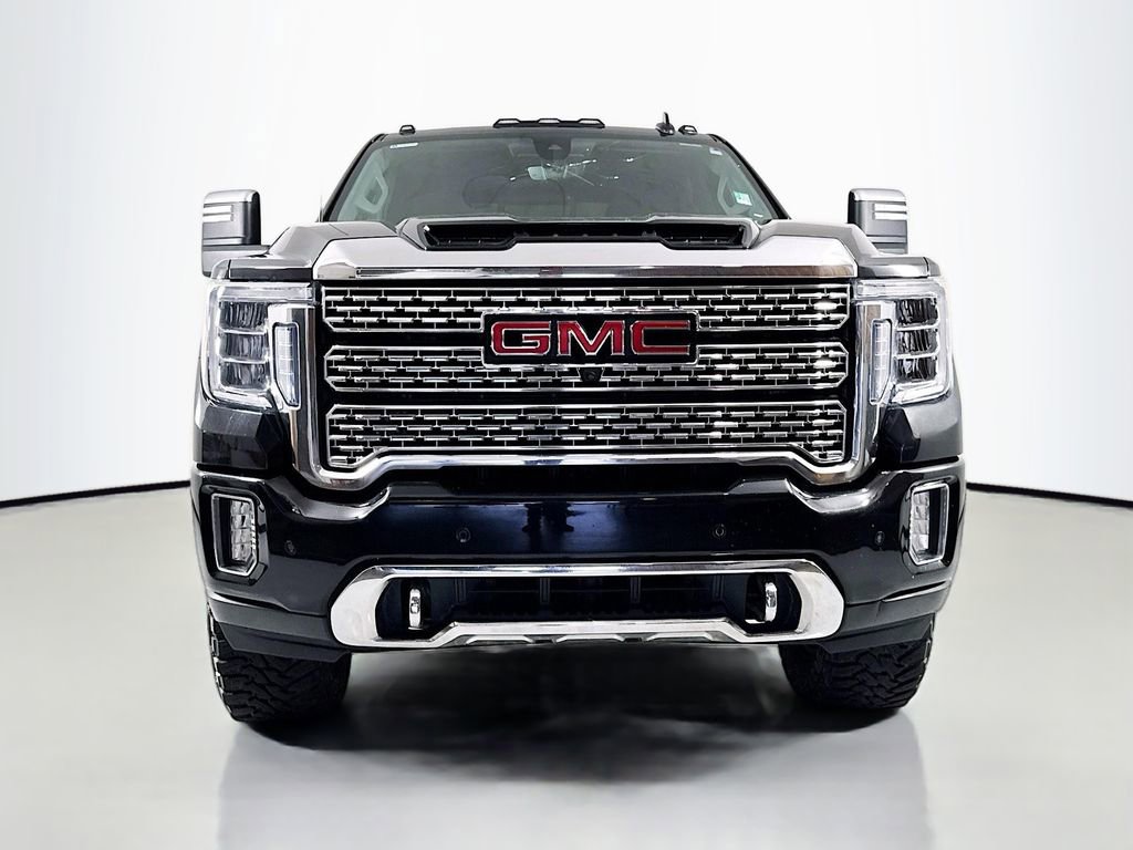 Used 2022 GMC Sierra 3500 Denali w/ Denali Black Diamond Edition AWD/4WD image 2