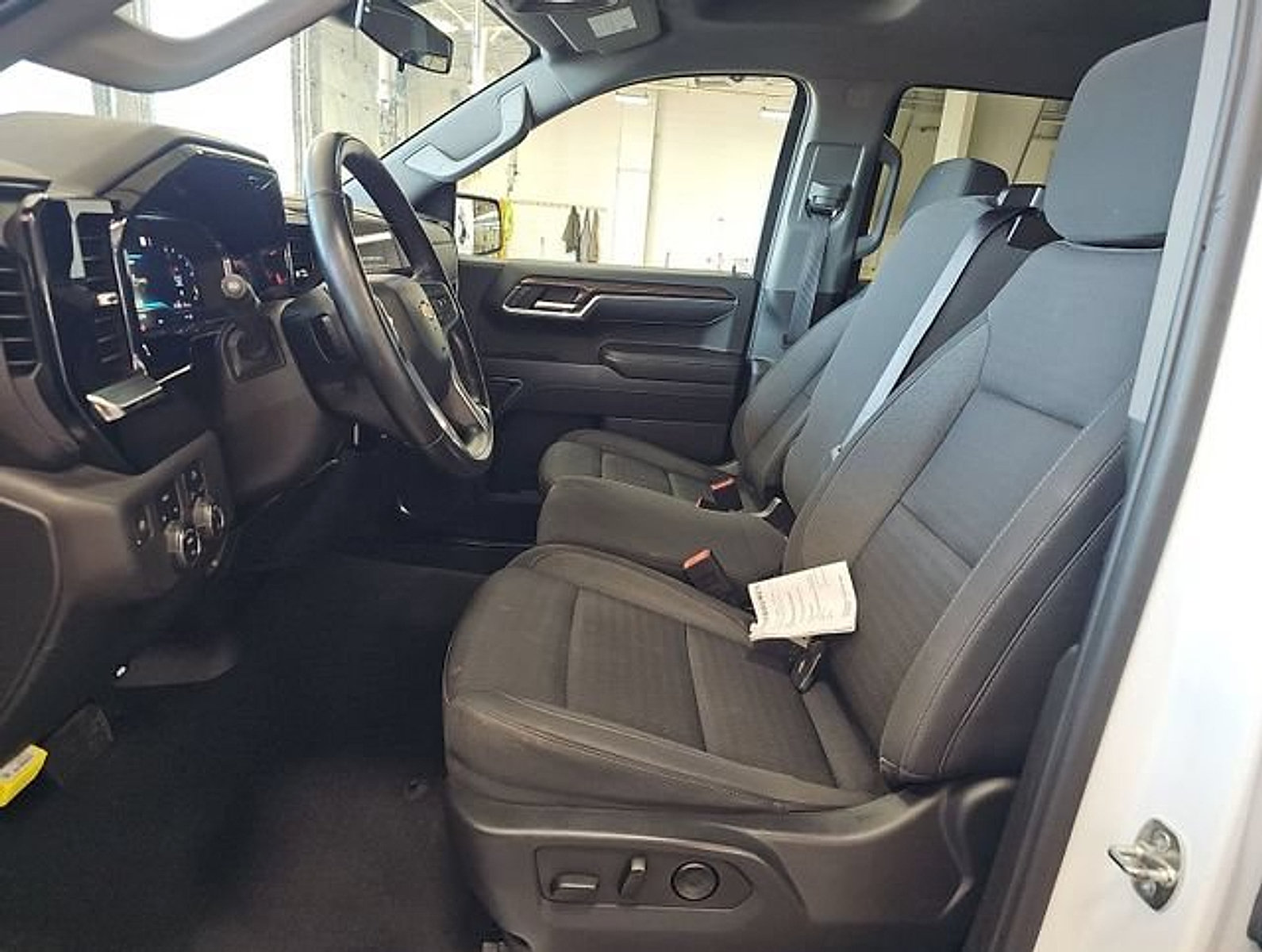 Used 2023 Chevrolet Silverado 1500 LT AWD/4WD image 12