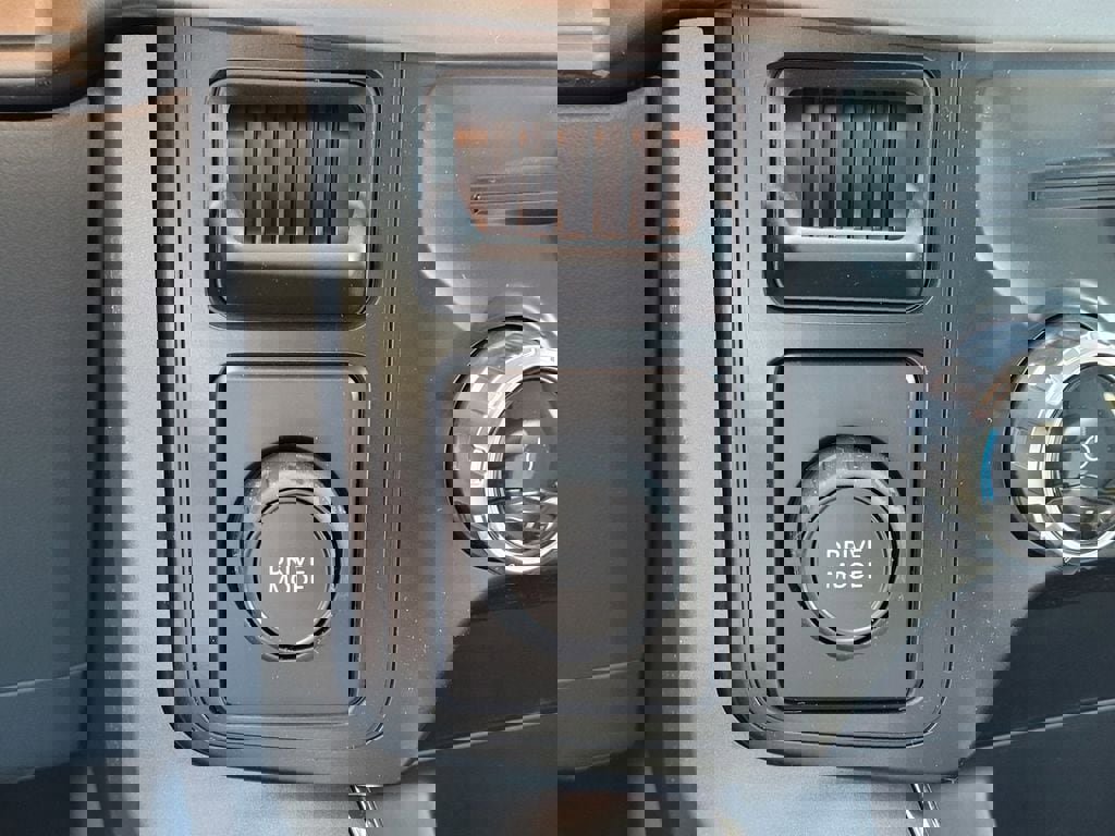 New 2025 Ford F150 XLT w/ Equipment Group 302A MID image 50