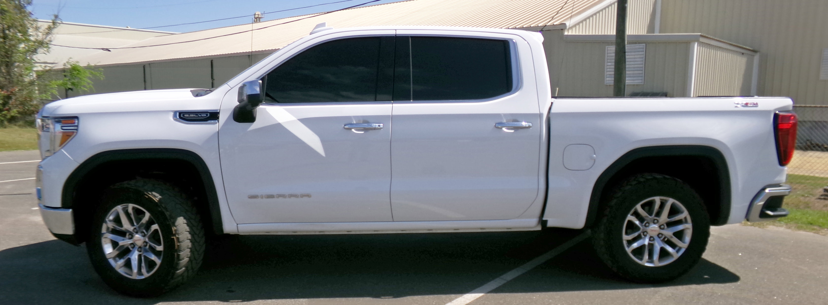 Used 2022 GMC Sierra 1500 SLT w/ SLT Premium Plus Package image 2