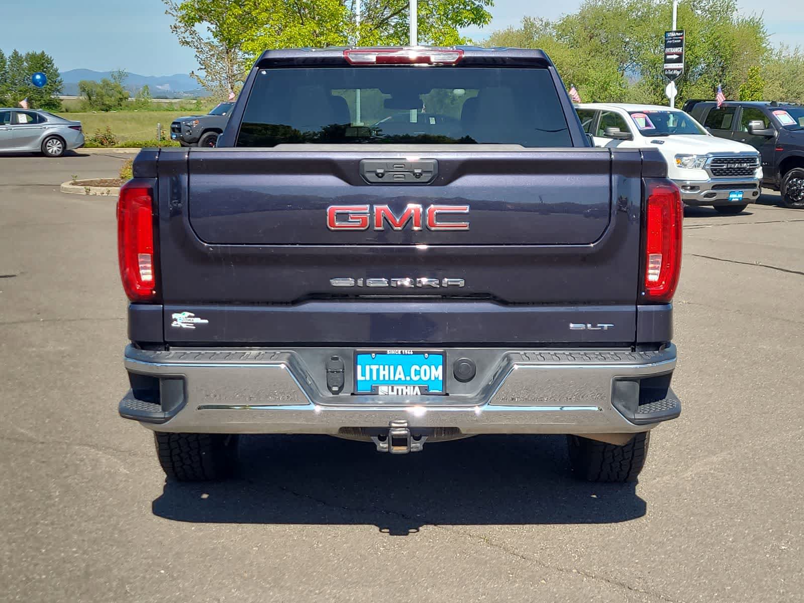 Used 2025 GMC Sierra 1500 SLT AWD/4WD image 13
