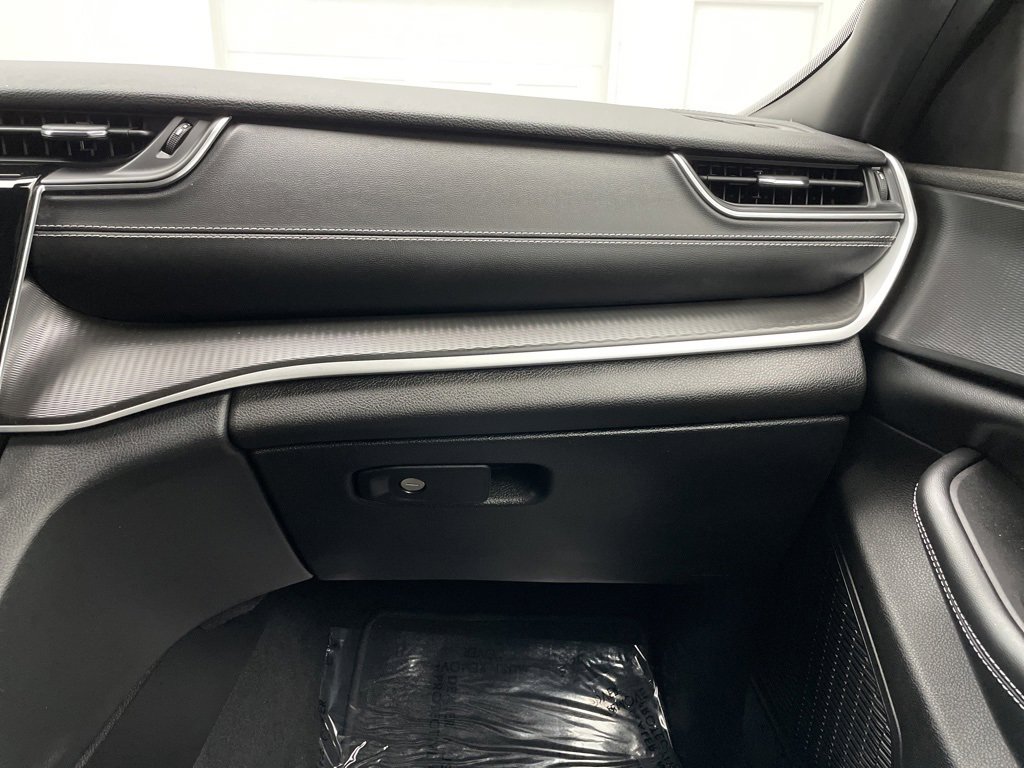 Used 2023 Jeep Grand Cherokee Altitude image 41