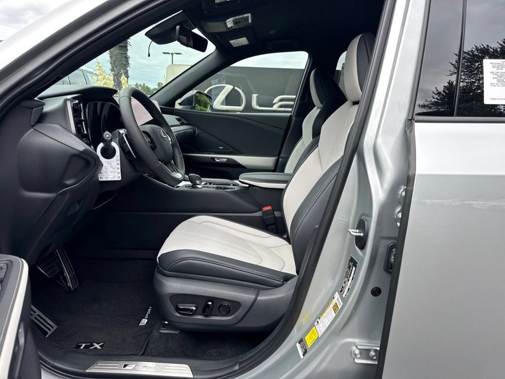 New 2026 Lexus TX 500h AWD image 4