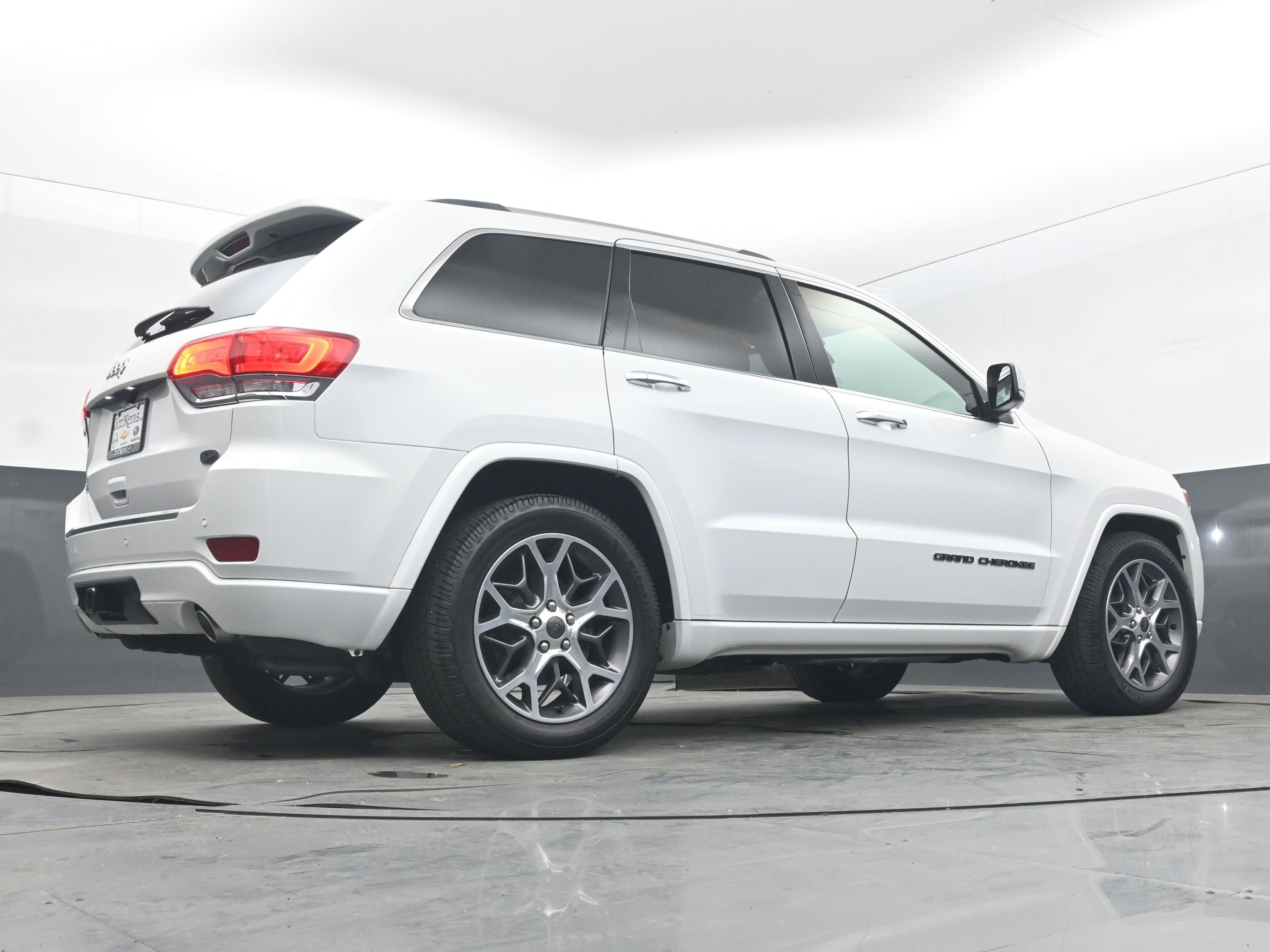 Used 2020 Jeep Grand Cherokee Overland image 23