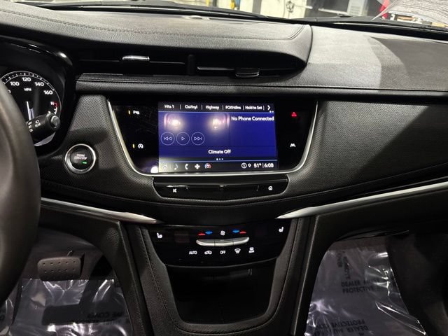 Certified 2025 Cadillac XT6 Luxury FWD image 24