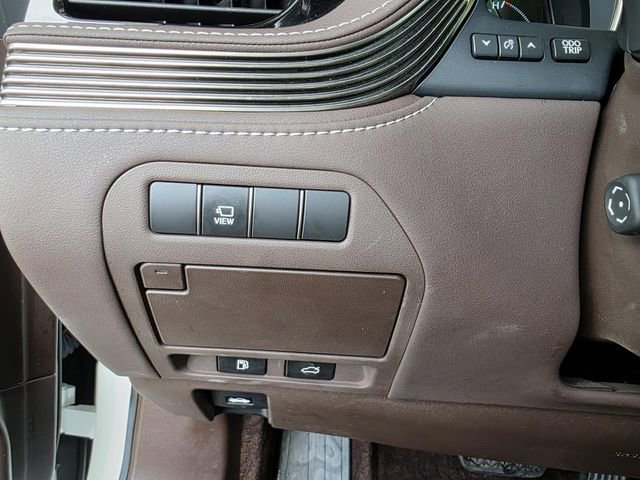Used 2020 Lexus LS 500 w/ Interior Upgrade Package RWD image 25