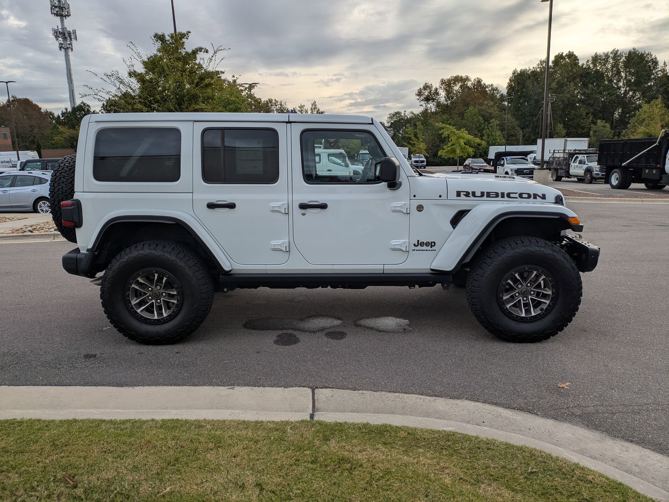 Used 2024 Jeep Wrangler Unlimited Rubicon 392 image 3
