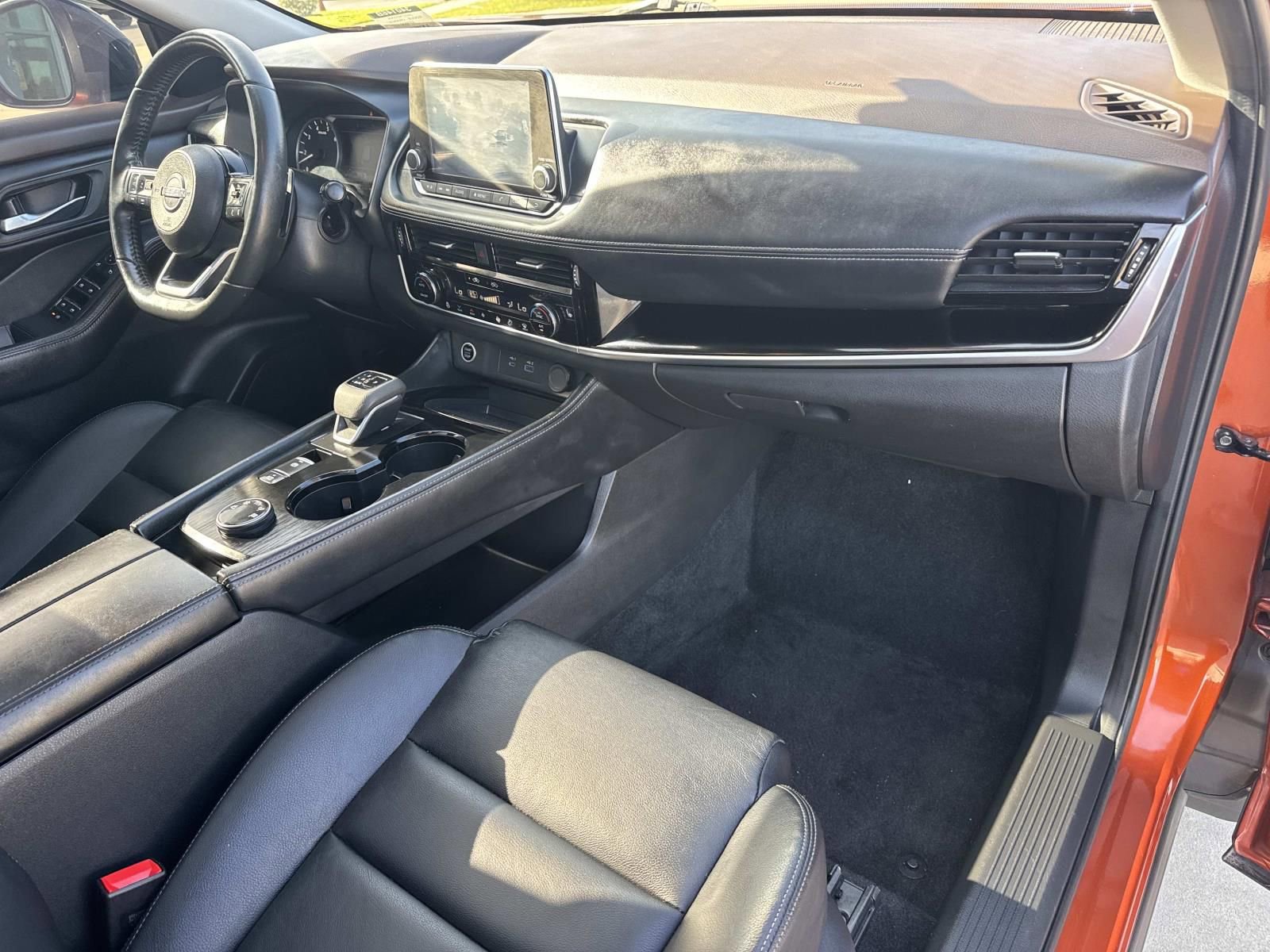Used 2022 Nissan Rogue SL image 11