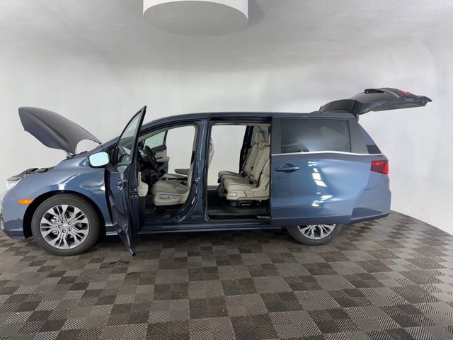 Certified 2026 Honda Odyssey Touring image 15