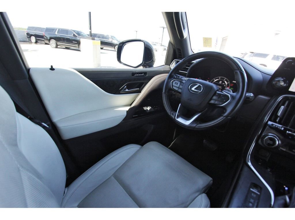 Used 2023 Lexus LX 600 4WD w/ Accessory Package (Z1) image 8