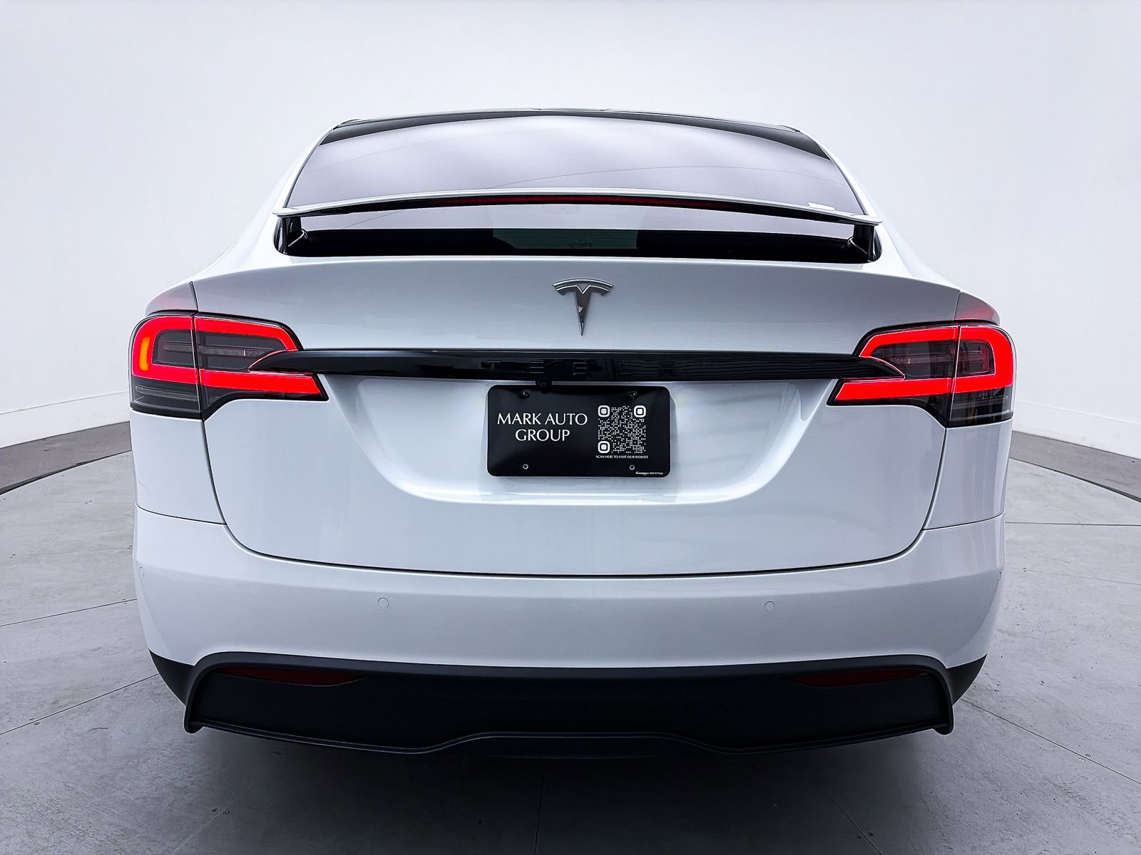 Used 2023 Tesla Model X image 13