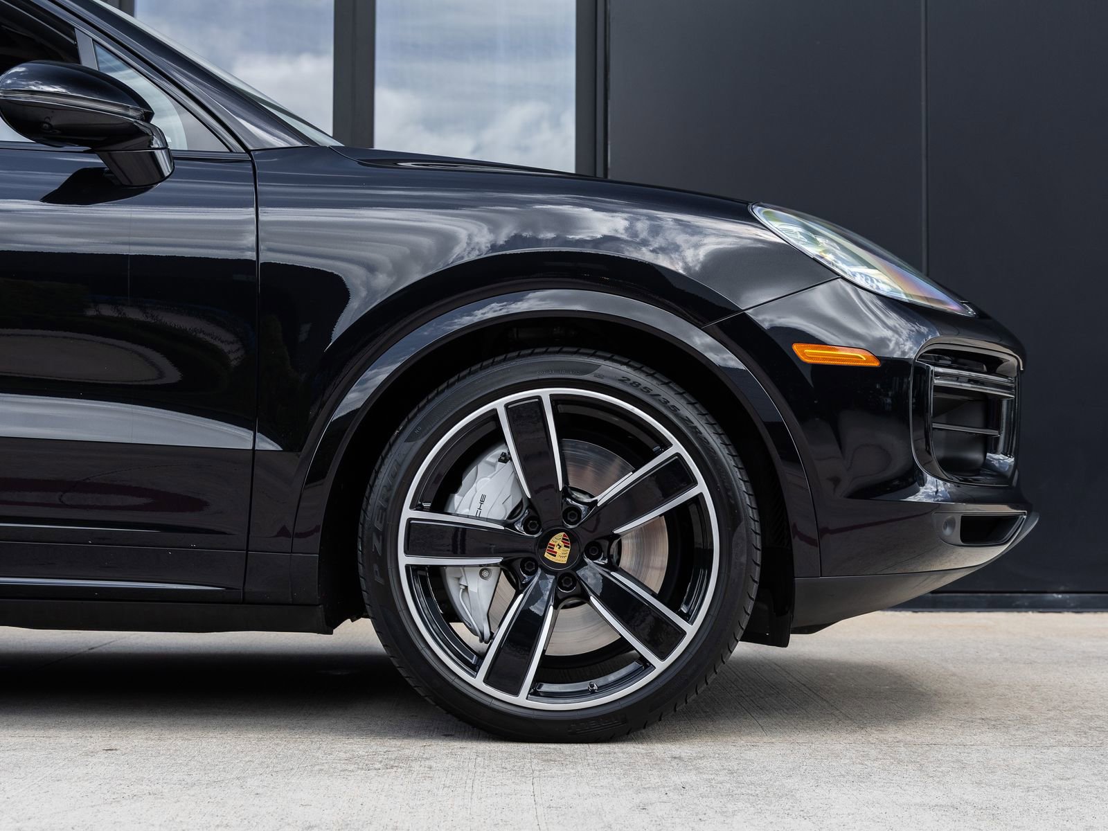 Certified 2020 Porsche Cayenne Turbo AWD/4WD image 13