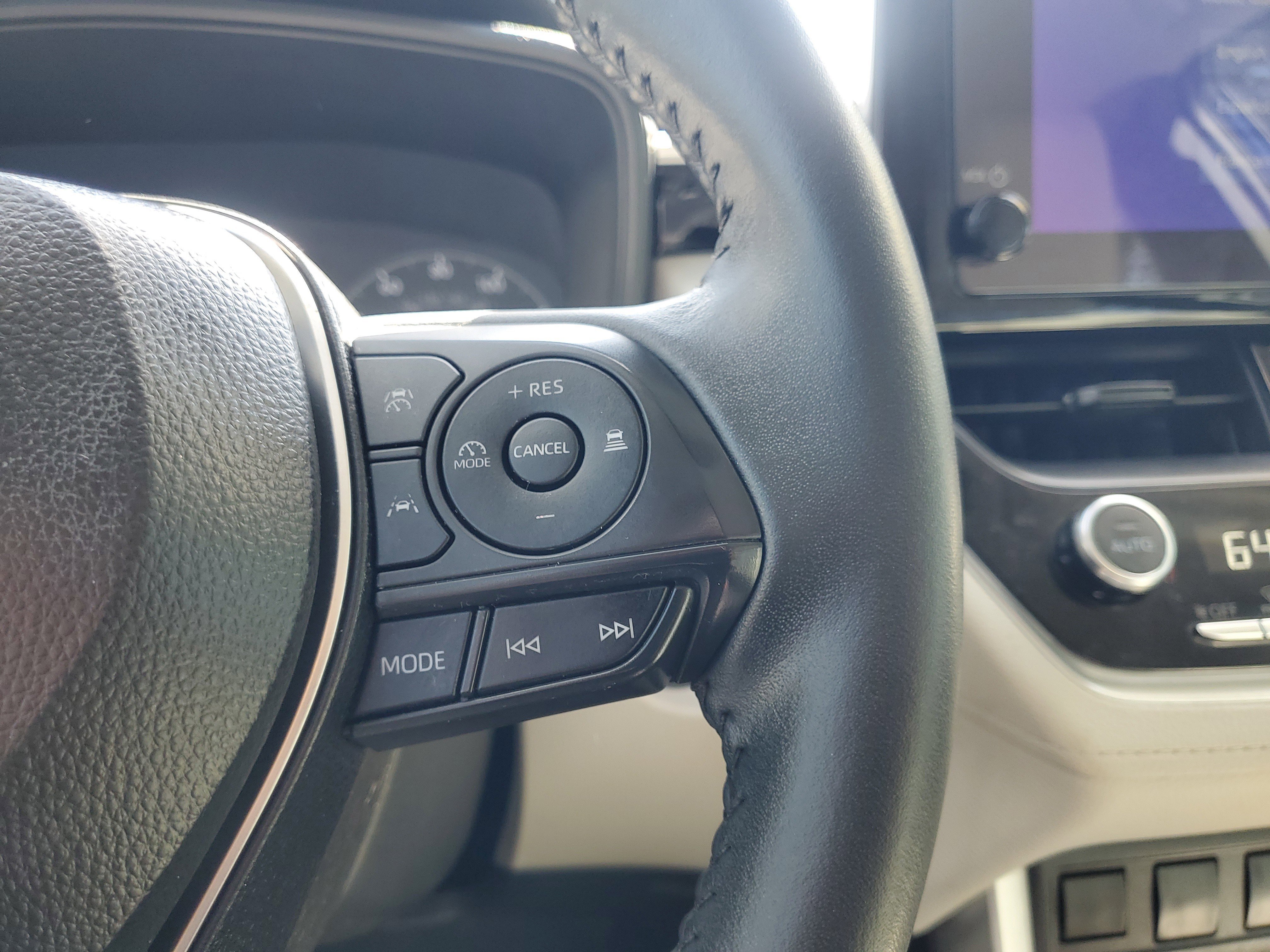 Certified 2025 Toyota Corolla Cross LE FWD image 22
