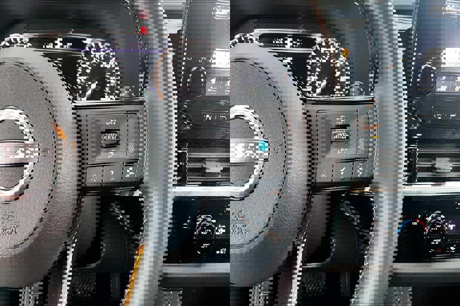 Certified 2025 Nissan Pathfinder SL image 24