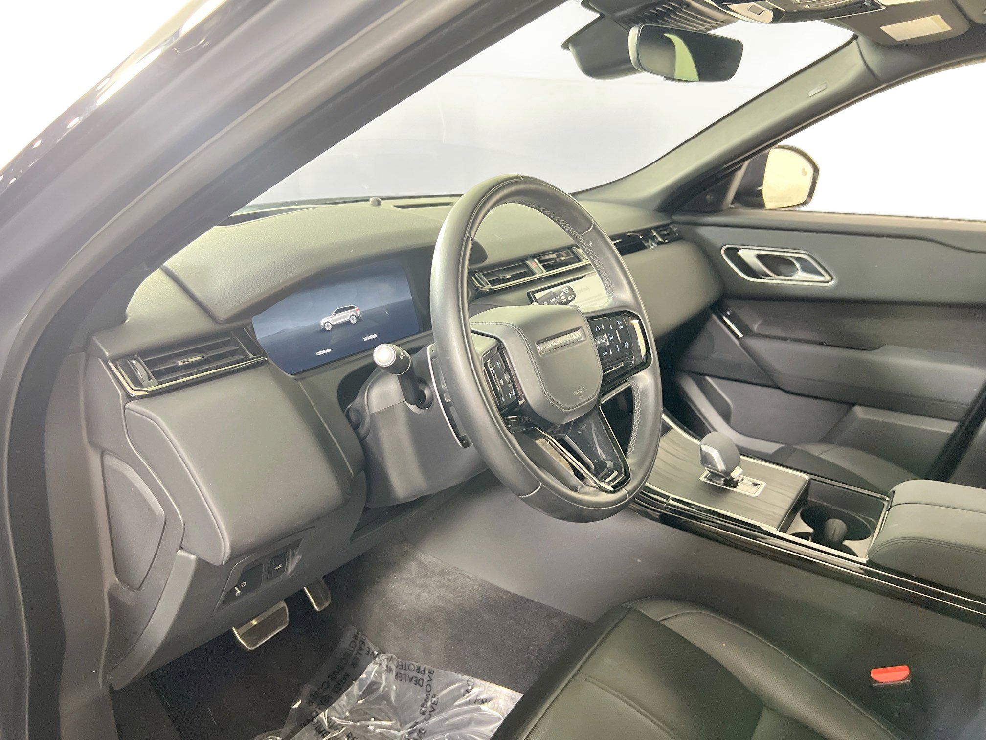 Used 2024 Land Rover Range Rover Velar Dynamic SE image 9