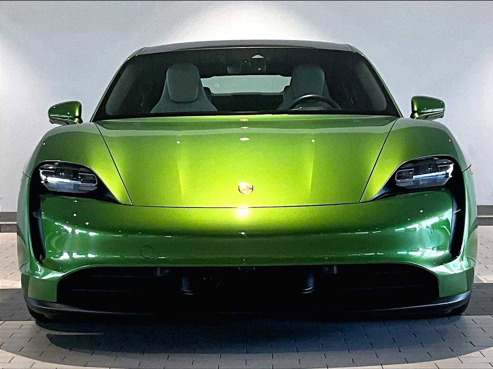 Used 2022 Porsche Taycan 4S image 13