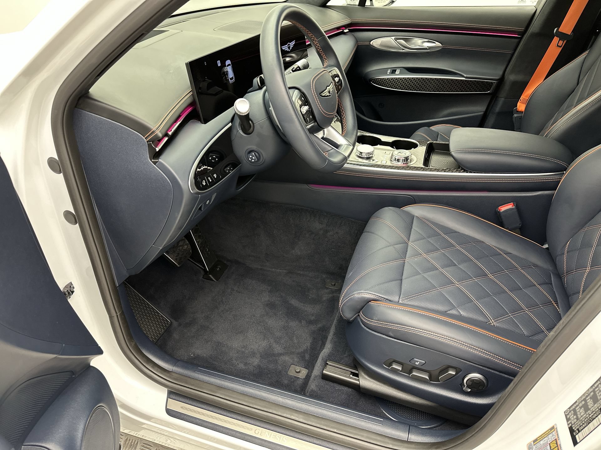 Certified 2026 Genesis GV70 3.5T Sport Prestige AWD/4WD image 11