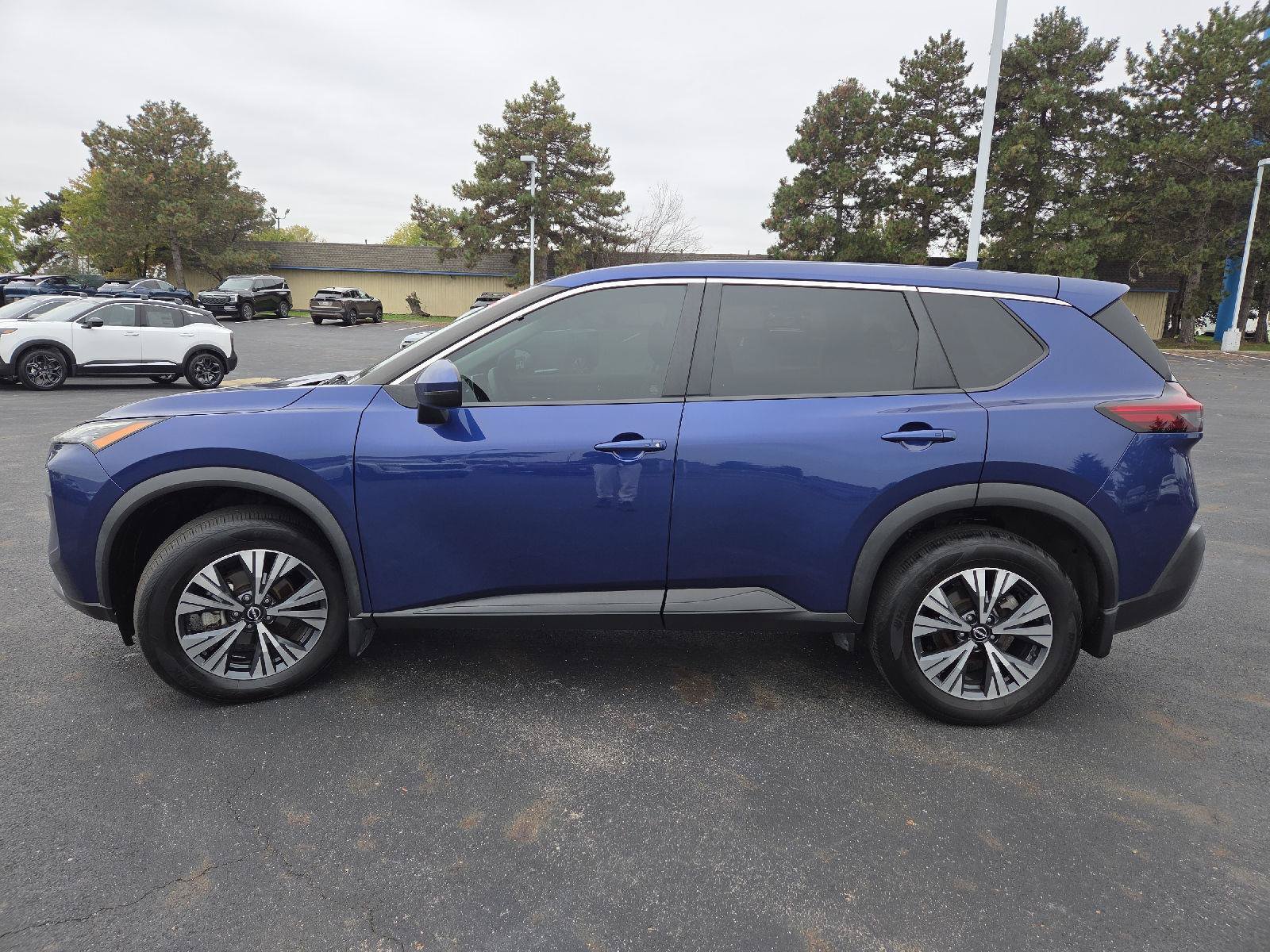 Used 2022 Nissan Rogue SV AWD/4WD image 21