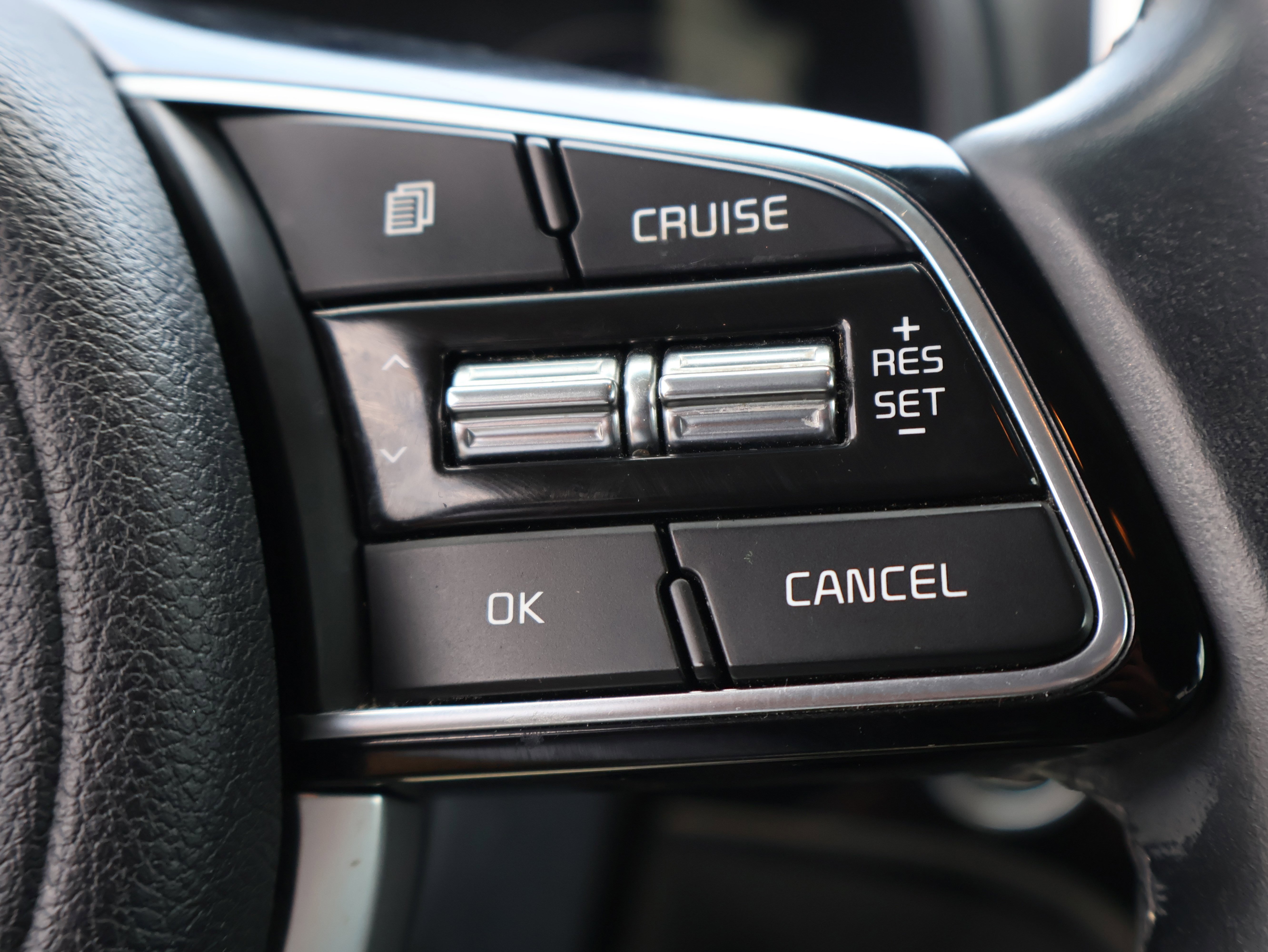 Used 2020 Kia Sportage EX FWD image 29