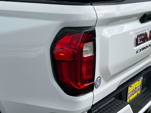 Used 2024 GMC Canyon AT4 w/ Technology Package AWD/4WD image 9