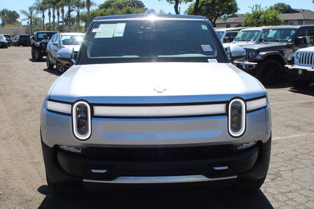Used 2024 Rivian R1S Adventure image 2