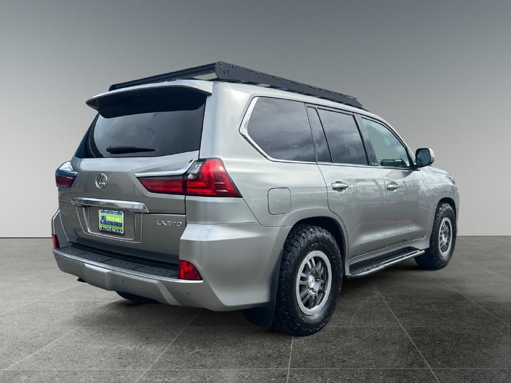 Used 2021 Lexus LX 570 4WD w/ Luxury Package image 9