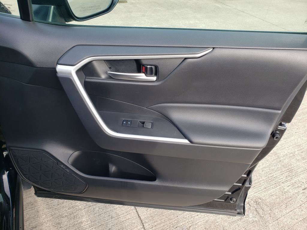 Used 2023 Toyota RAV4 XLE image 28