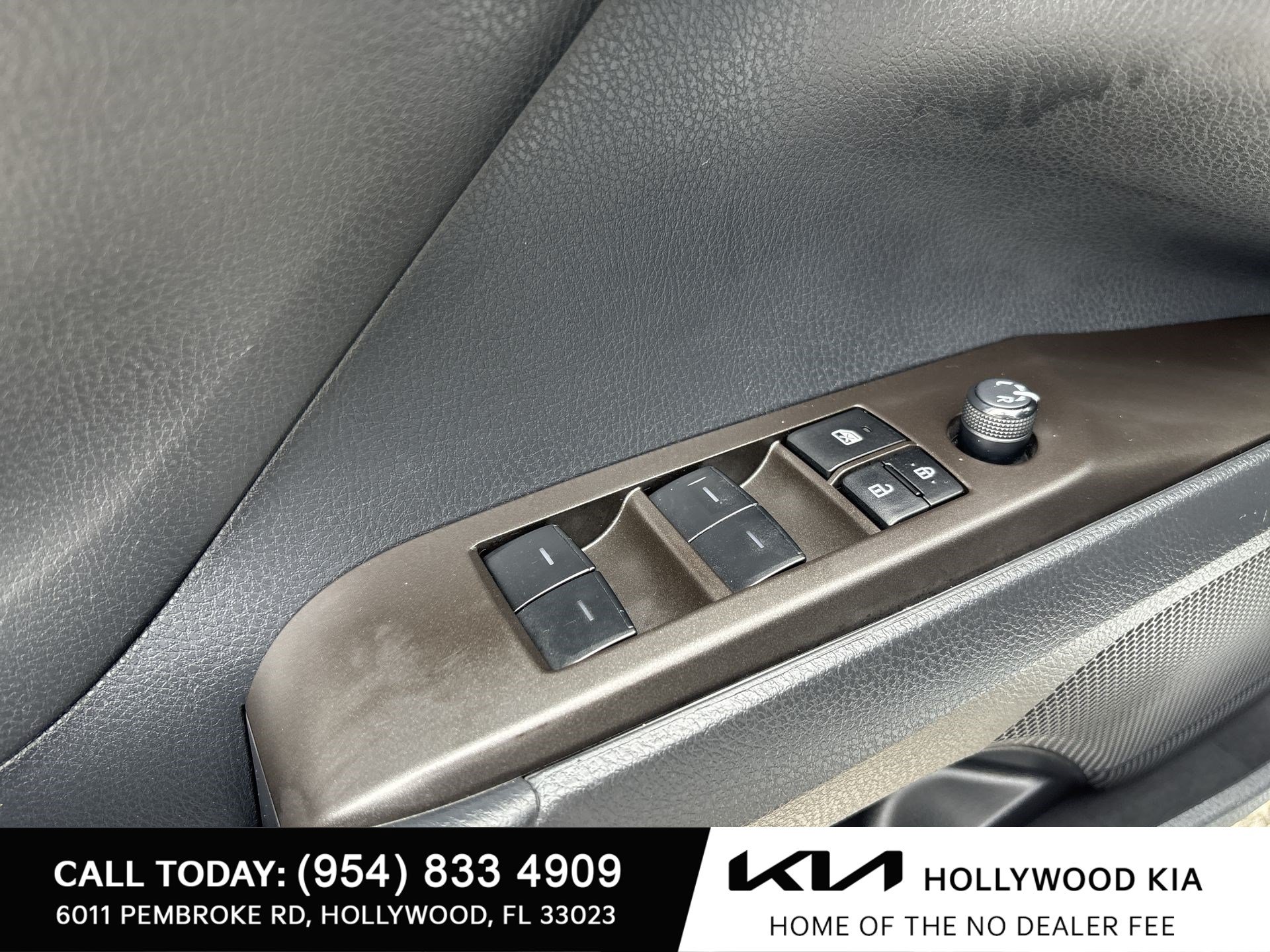 Used 2023 Toyota Camry SE FWD image 15
