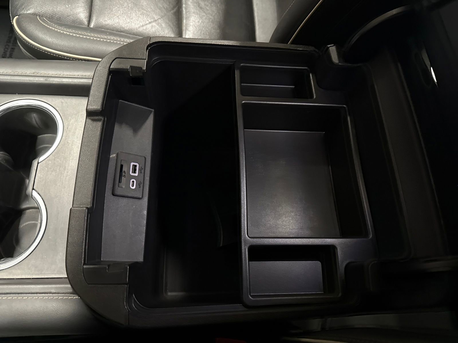 Used 2021 GMC Yukon XL SLT image 29